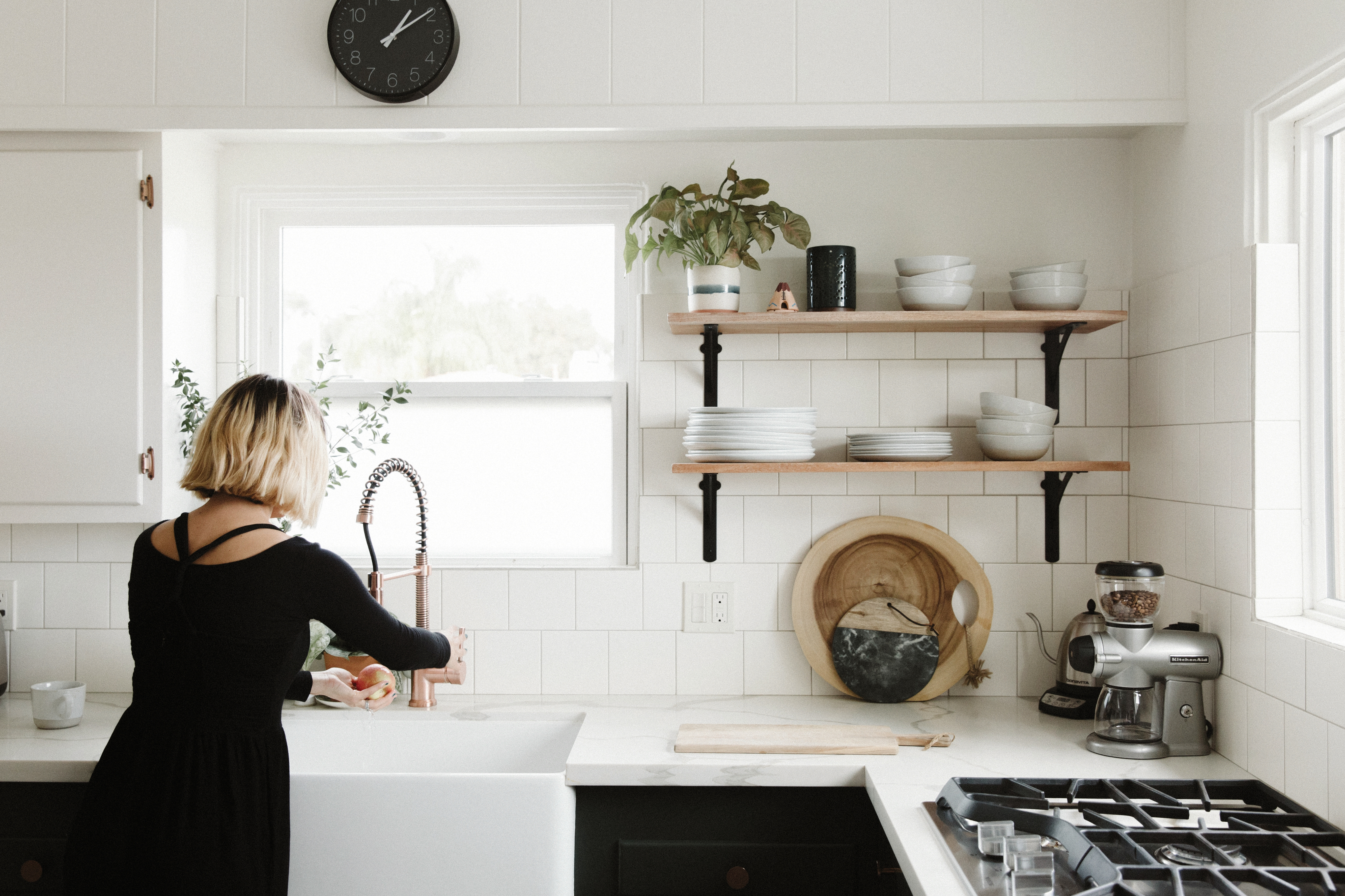 I've run out of room for my vintage kitchenware collection on my Kurt  Østervig shelf : r/Pyrex_Love