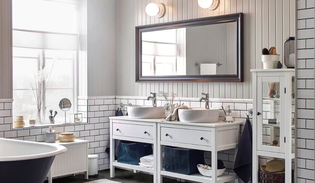 15 Examples Of Bathroom Vanities That Have Open Shelving