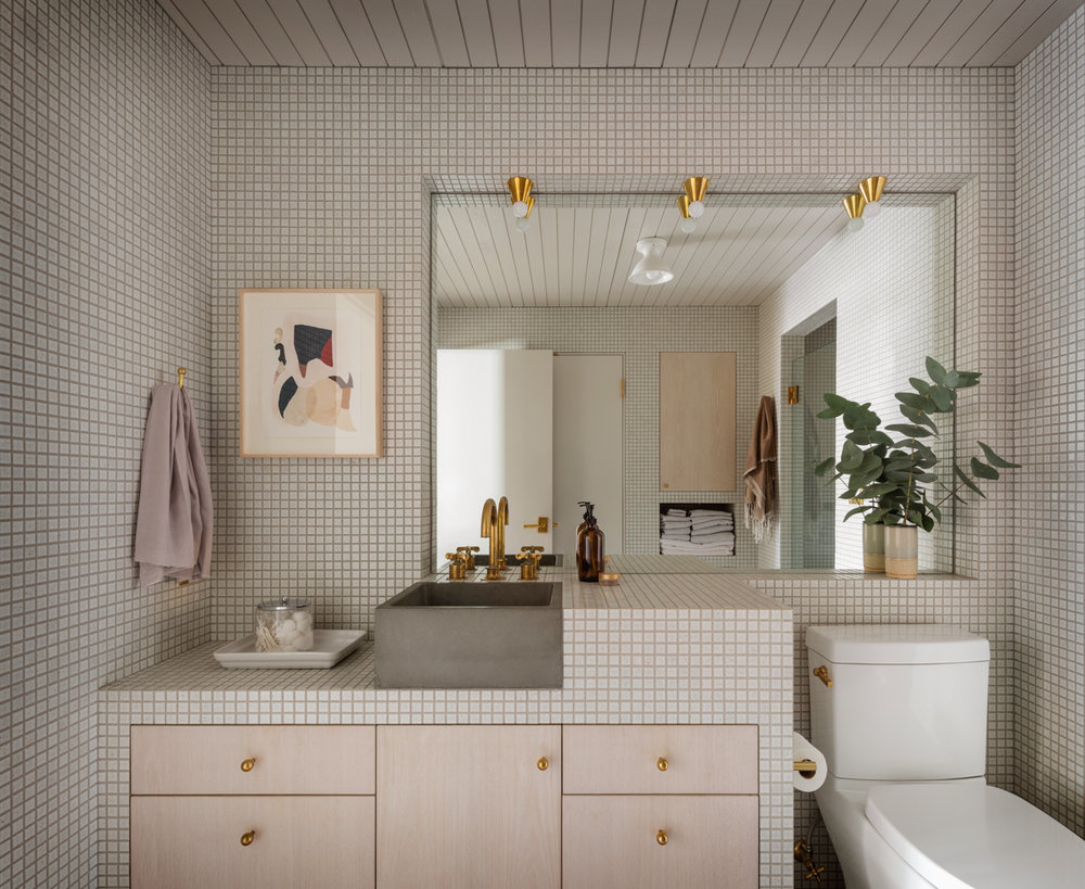 Here's How You Can Light Your Bathroom Right! — Hipcouch