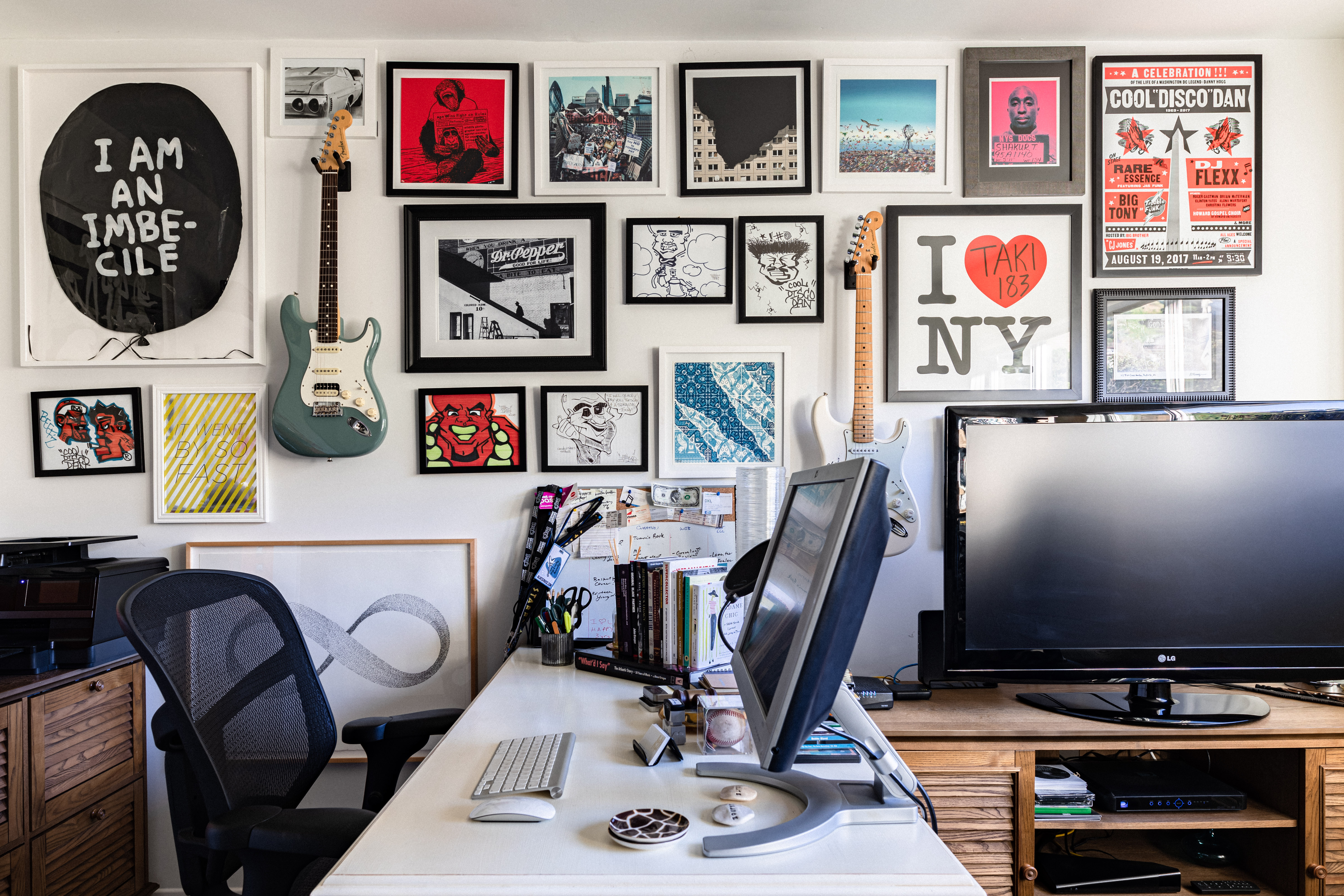 Home Office Wall Decor Ideas and Inspiration | Hunker