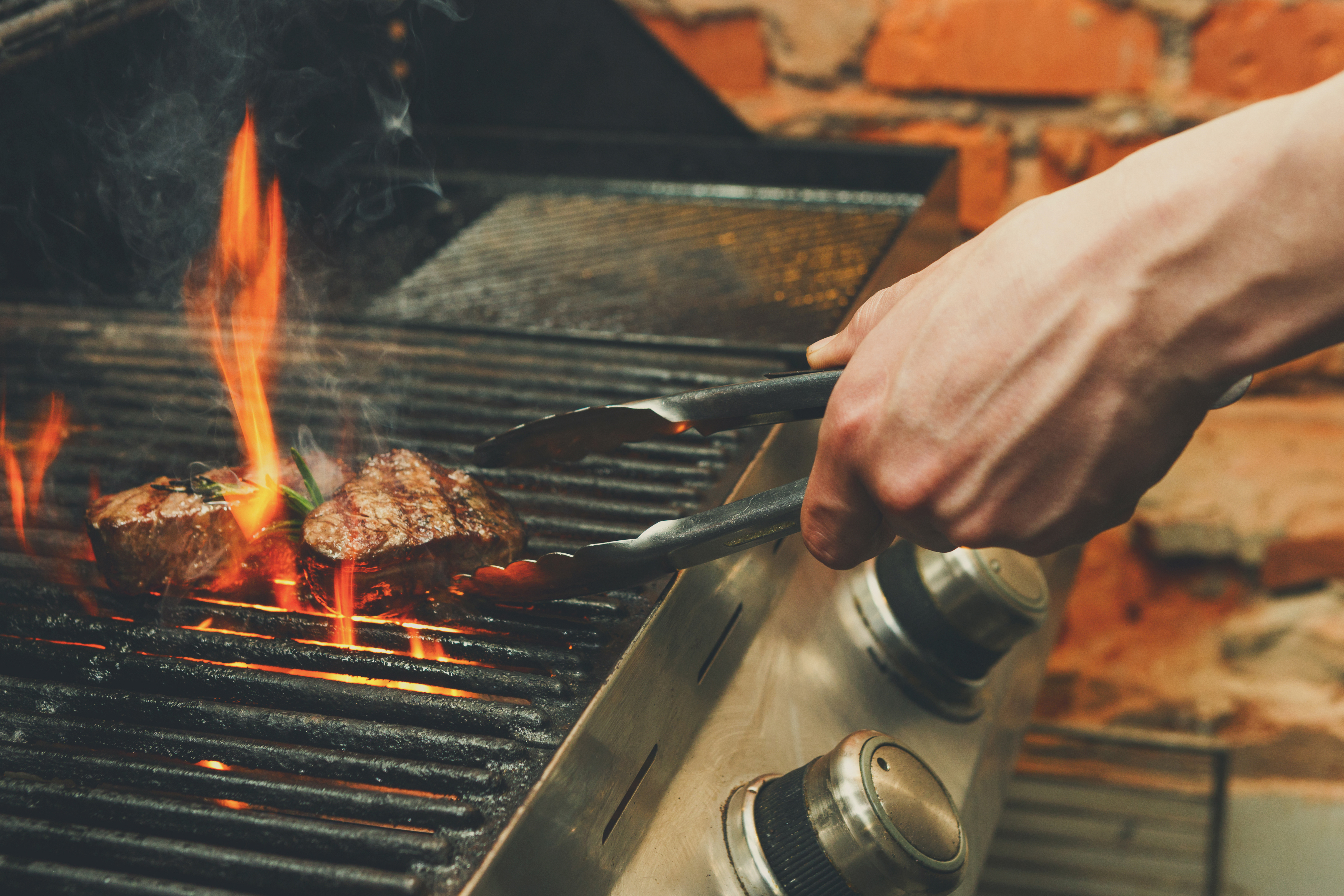 How to remove outlet rust from bbq grill