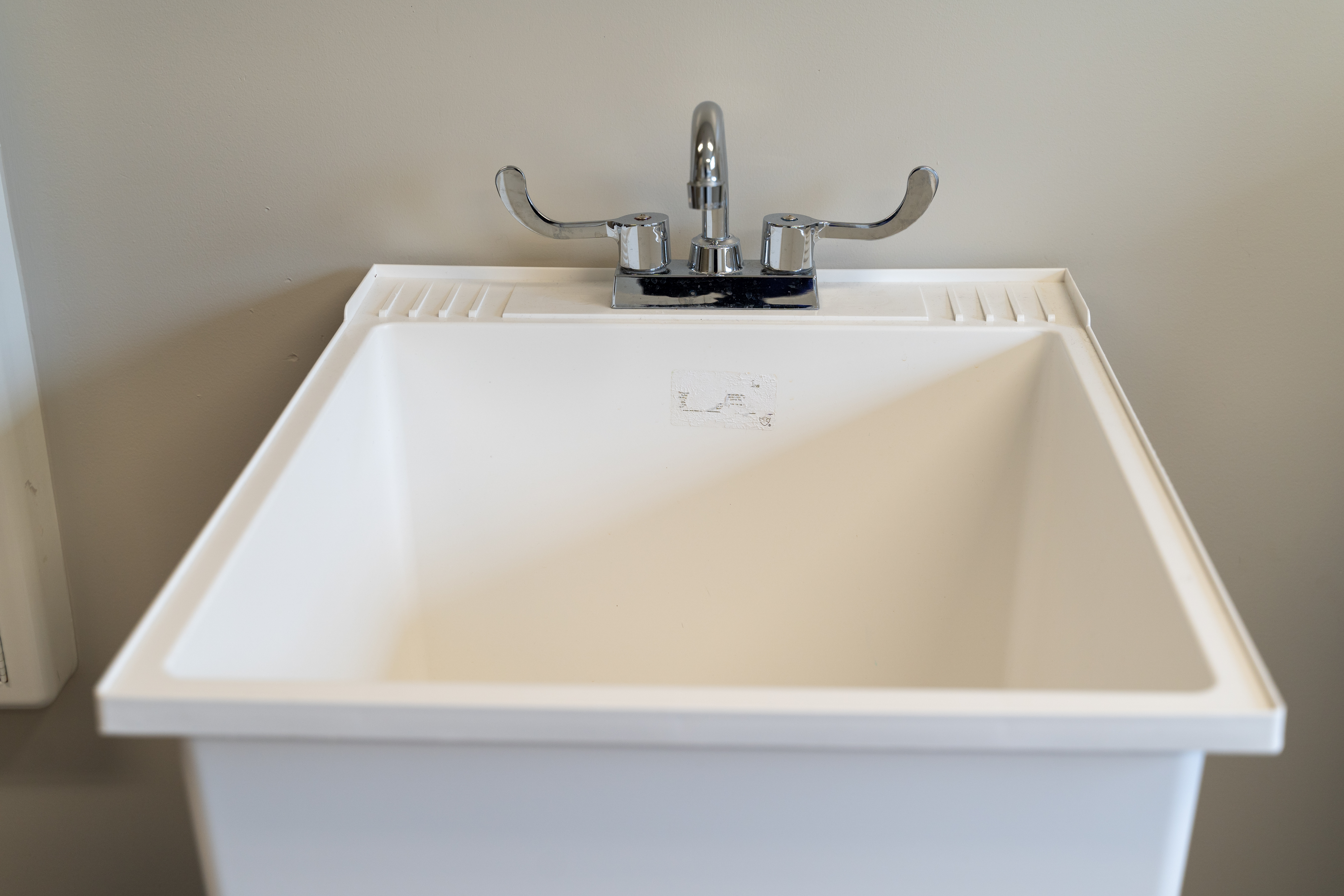 How to Get Rid of Stains in a Utility Sink