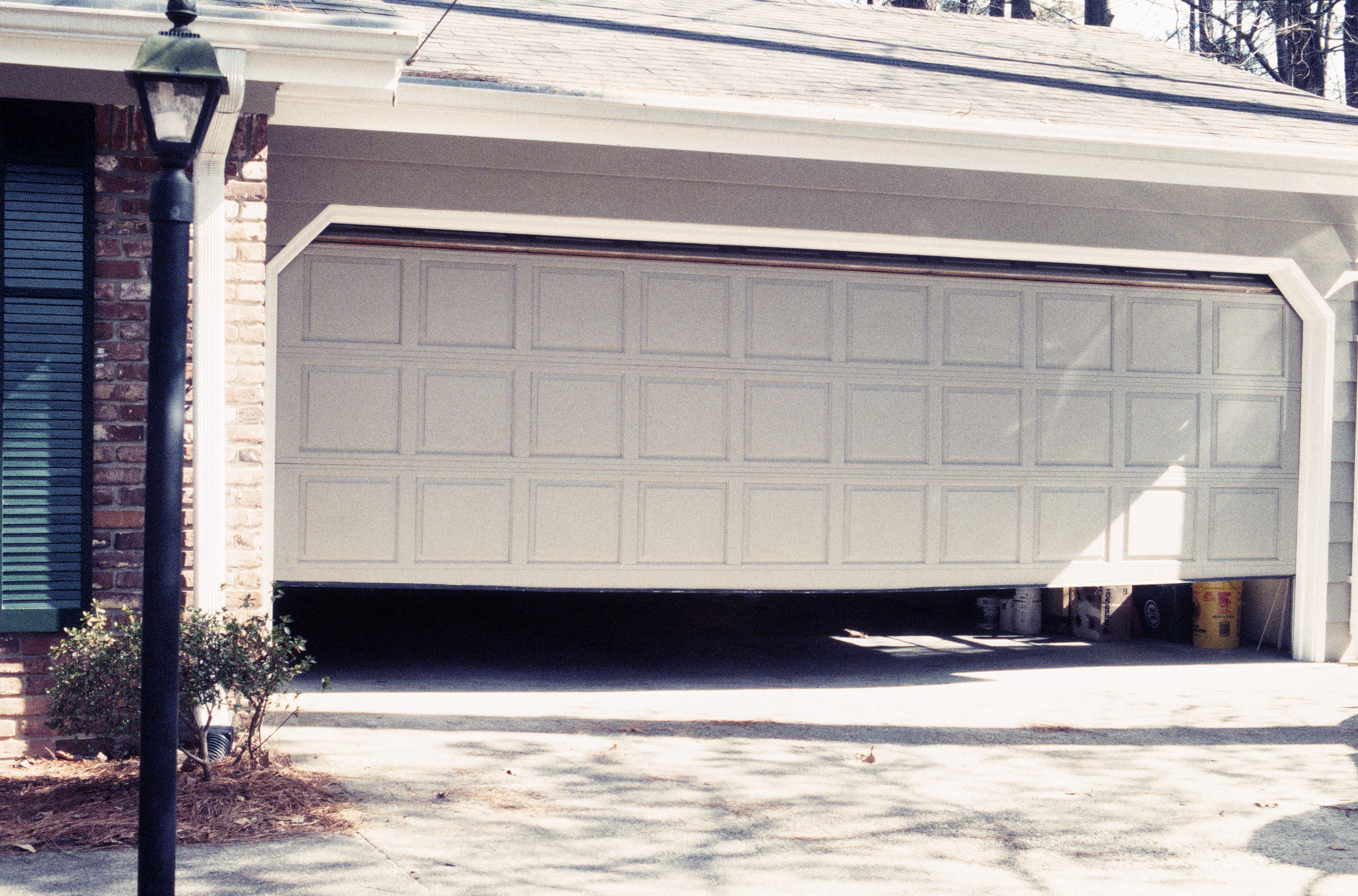 Garage Door Won't Open or Close? Try These Tips! – The Genie Company