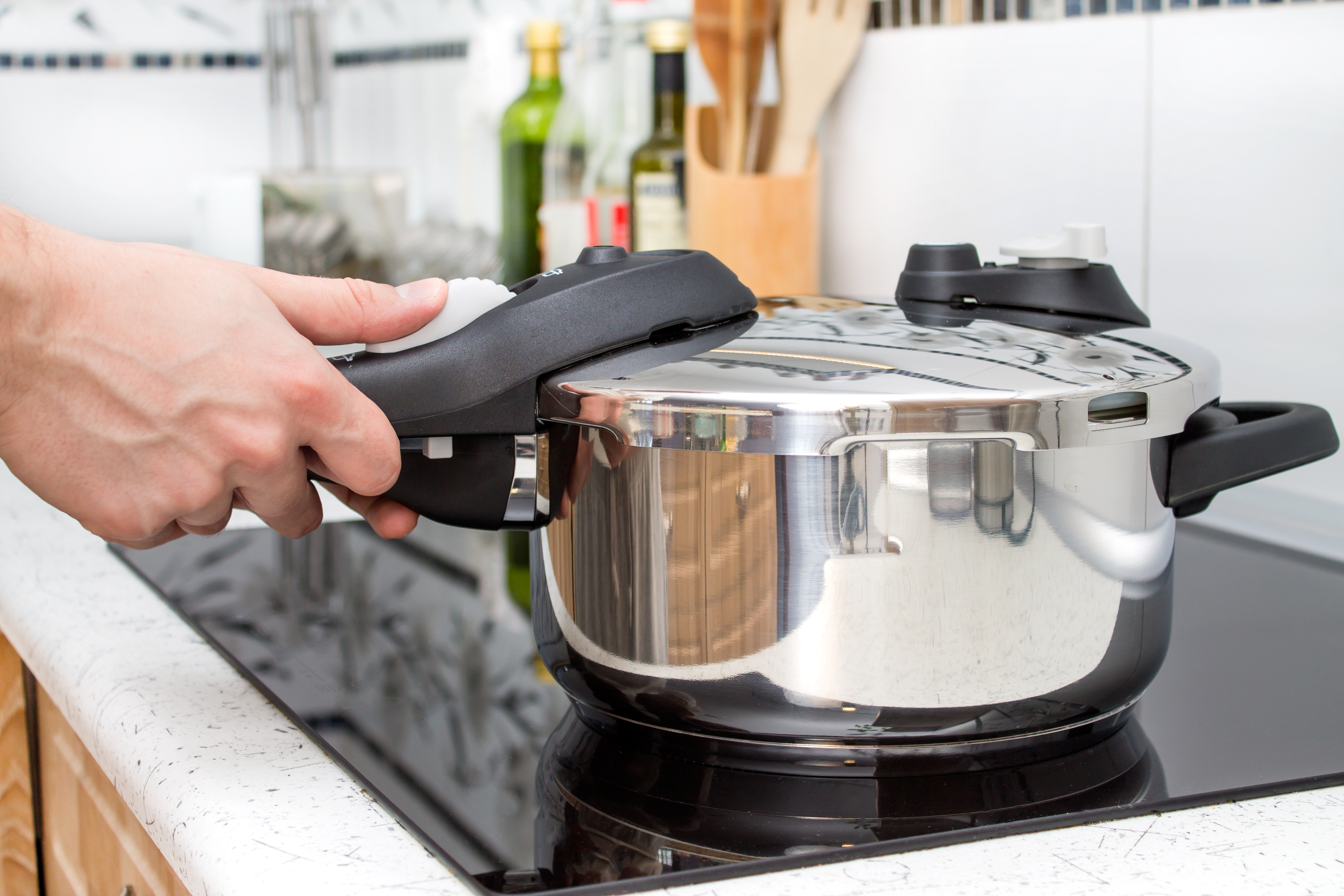 Did anyone else's Tefal pressure cooker got stuck between closed and open?  : r/PressureCooking