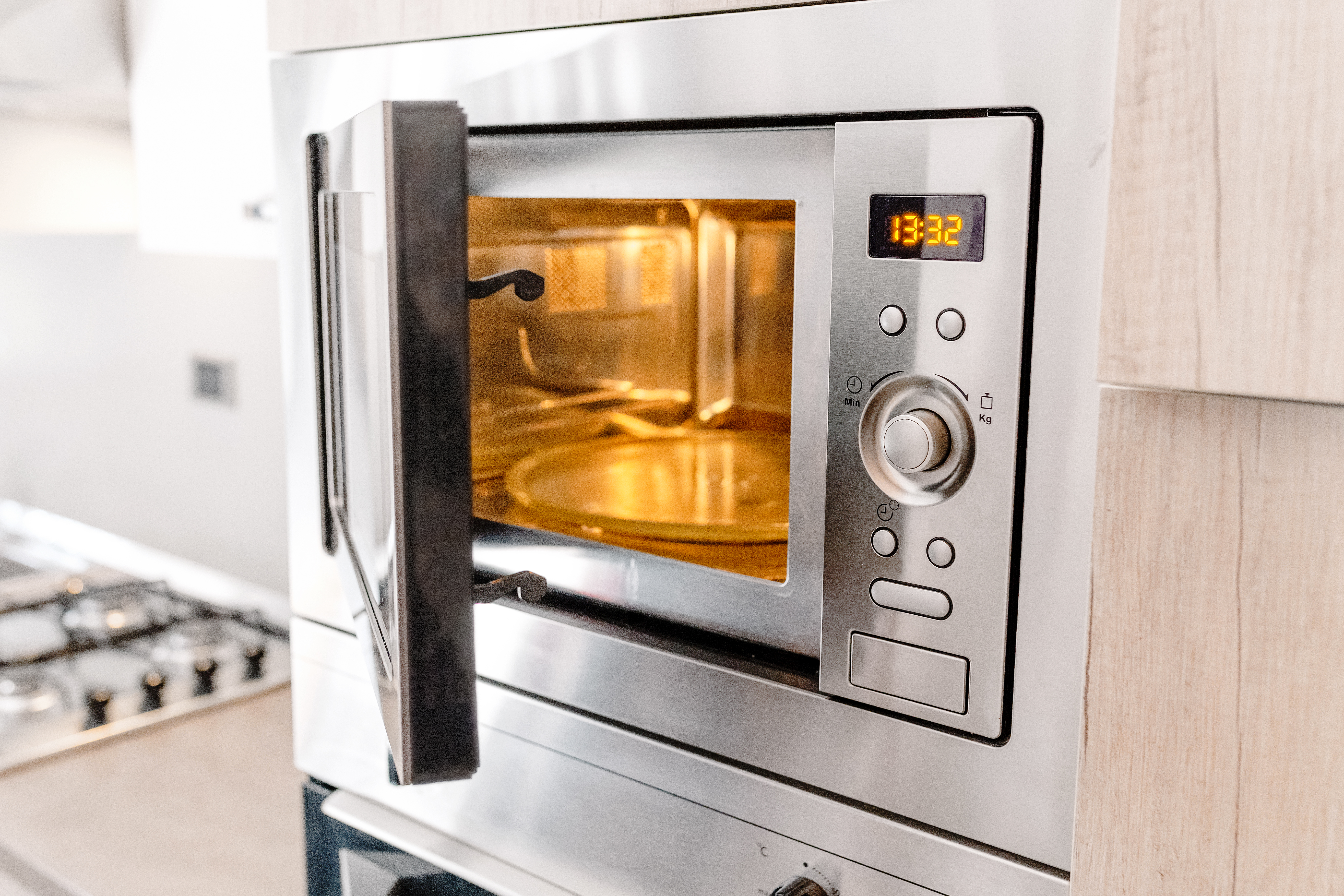 Here Are The Signs Your Microwave Is Too Old