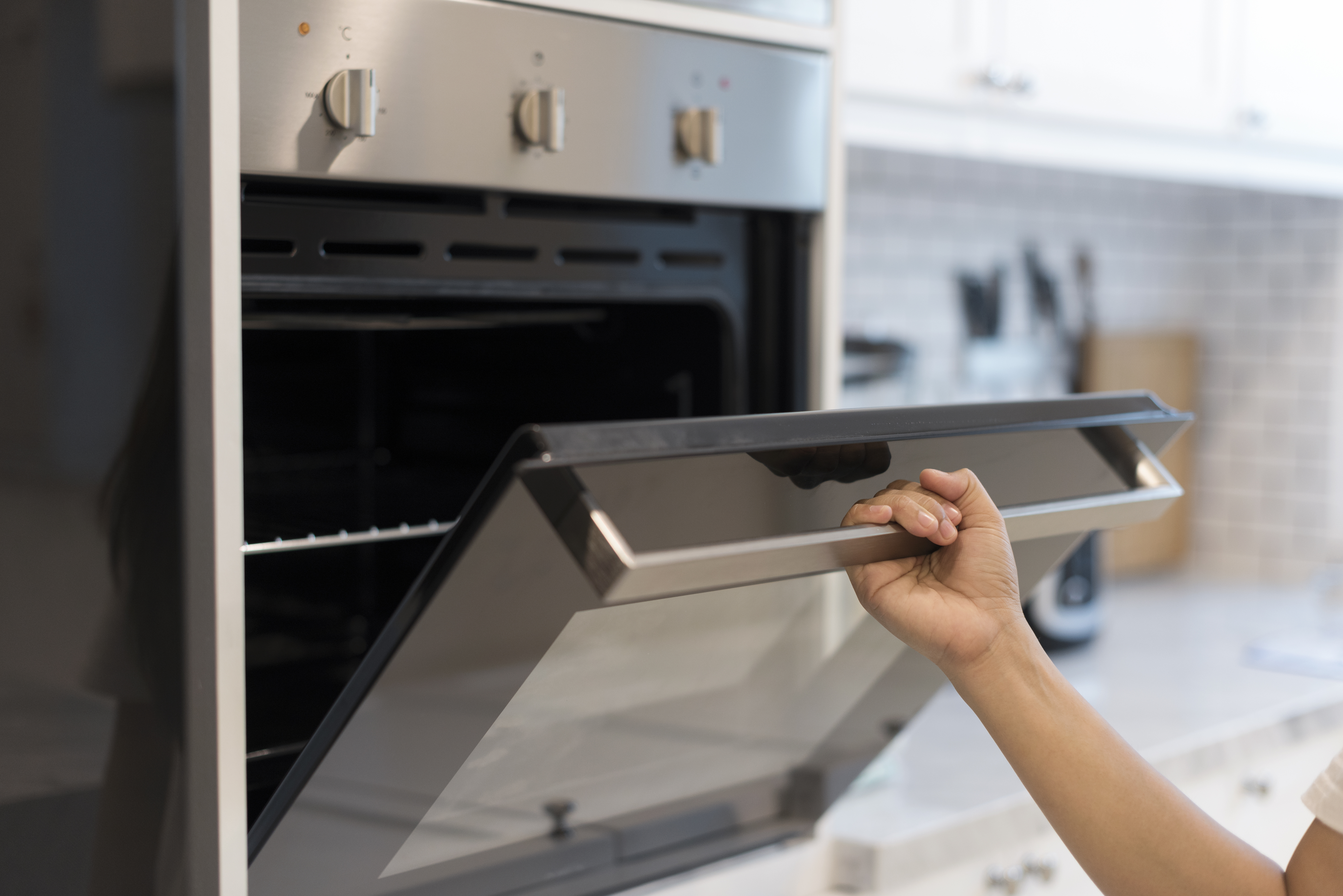 Self-Cleaning Ovens VS Steam Cleaning Ovens