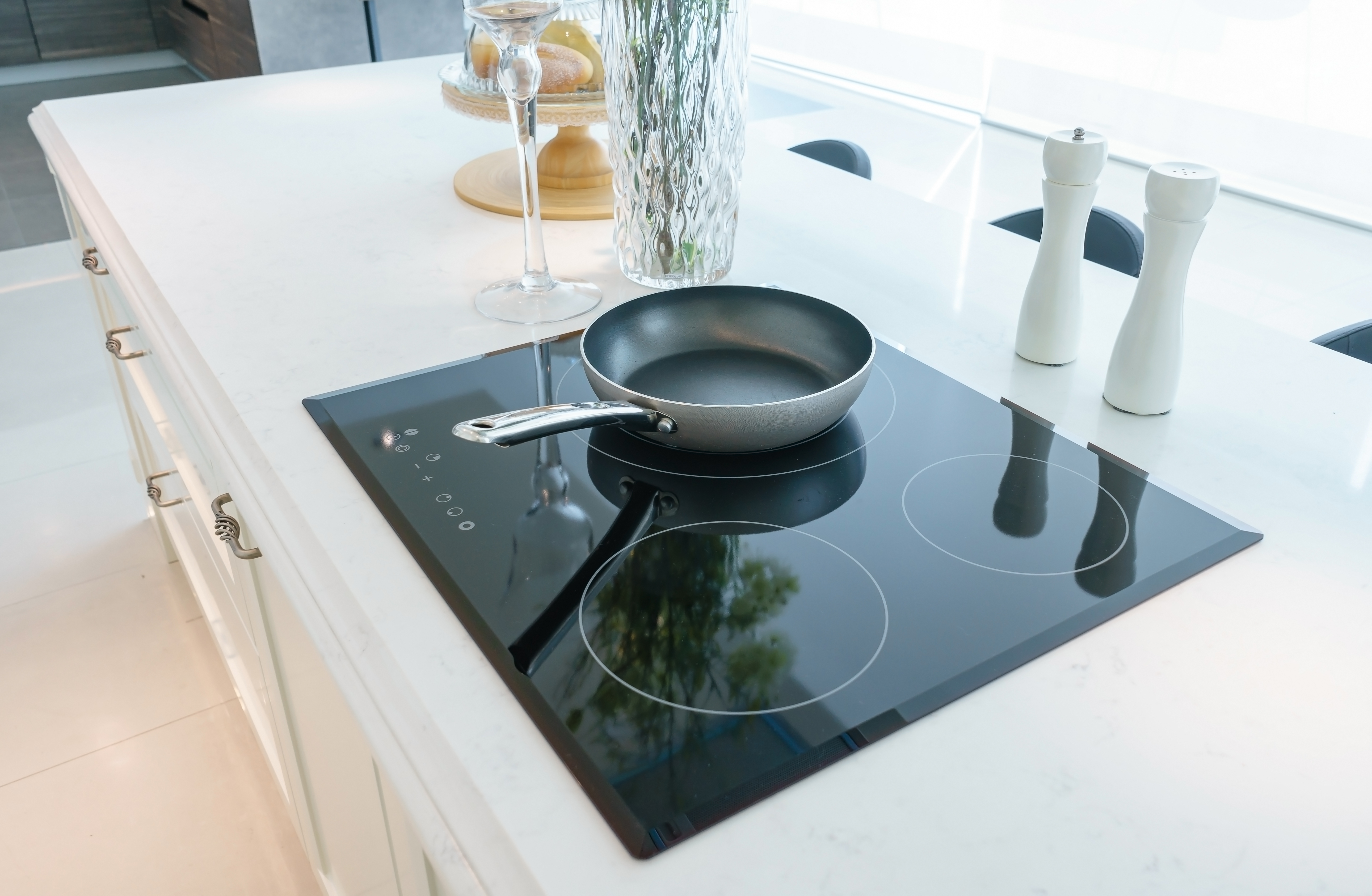 Which Pans Are Suitable for Ceramic-Glass Cooktops?