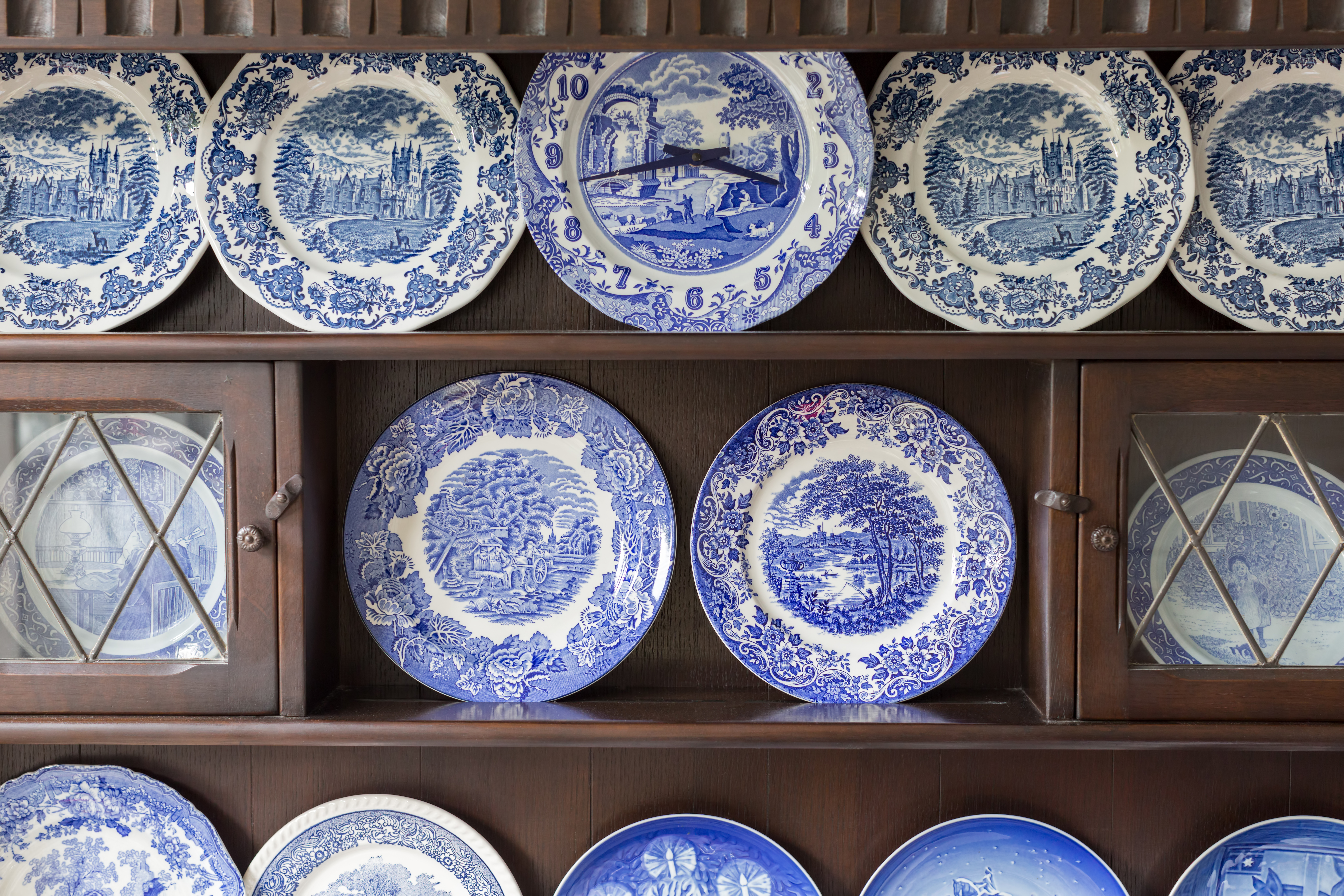 Willow pattern plates values sale