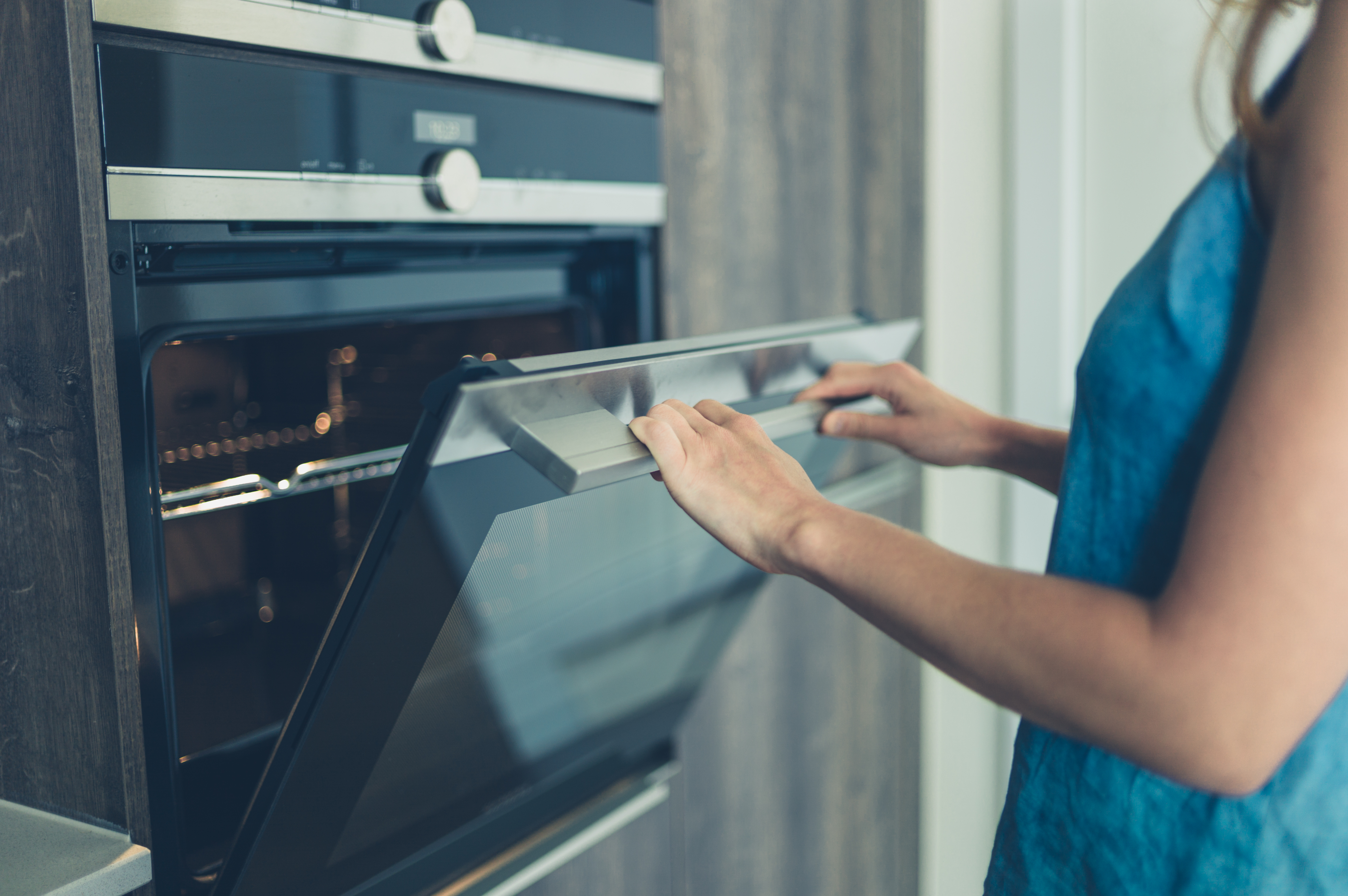 How to Steam Clean An Oven (An Easy Guide!) - Analytical Mommy LLC
