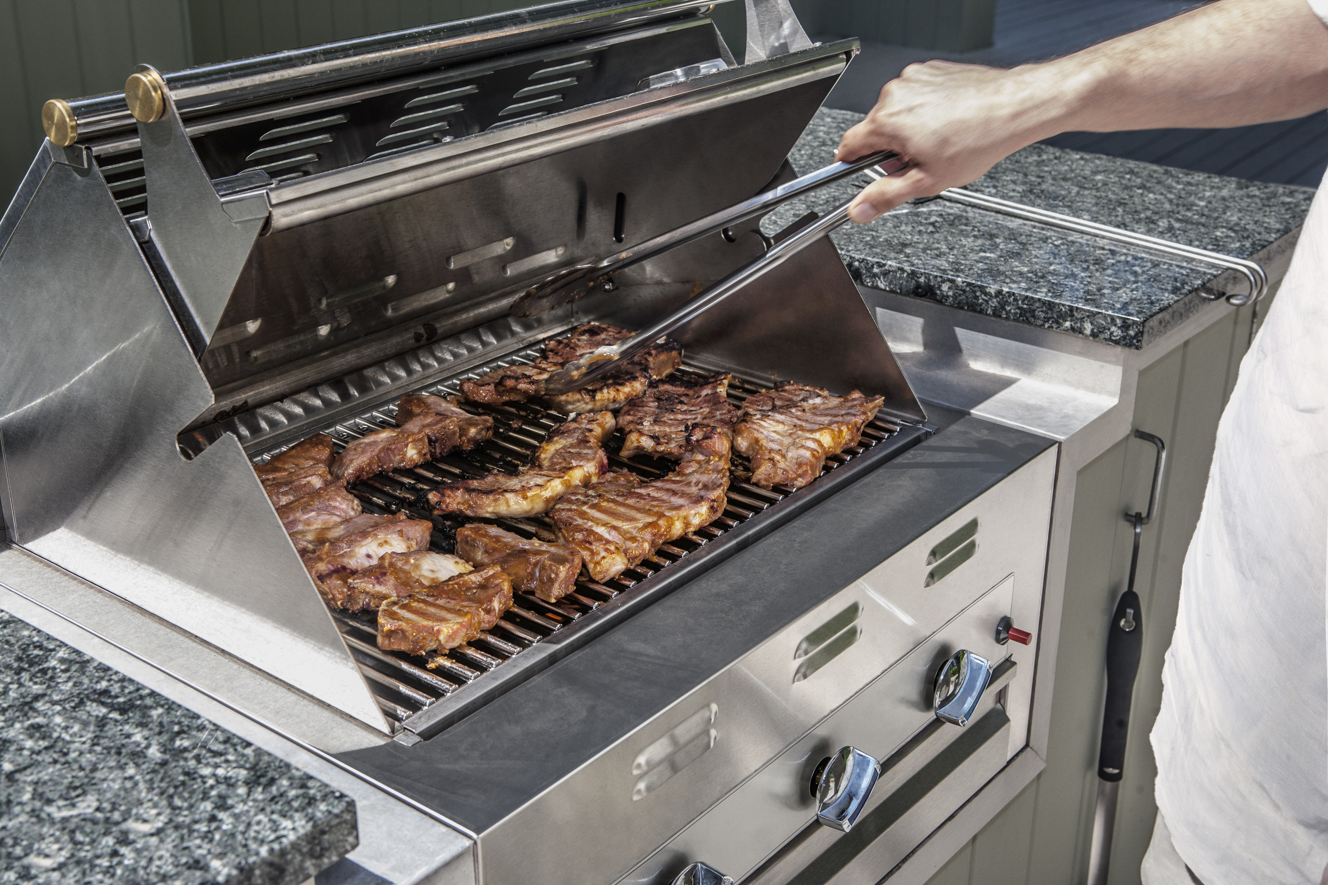 Should You Use Foil in a Gas Grill?