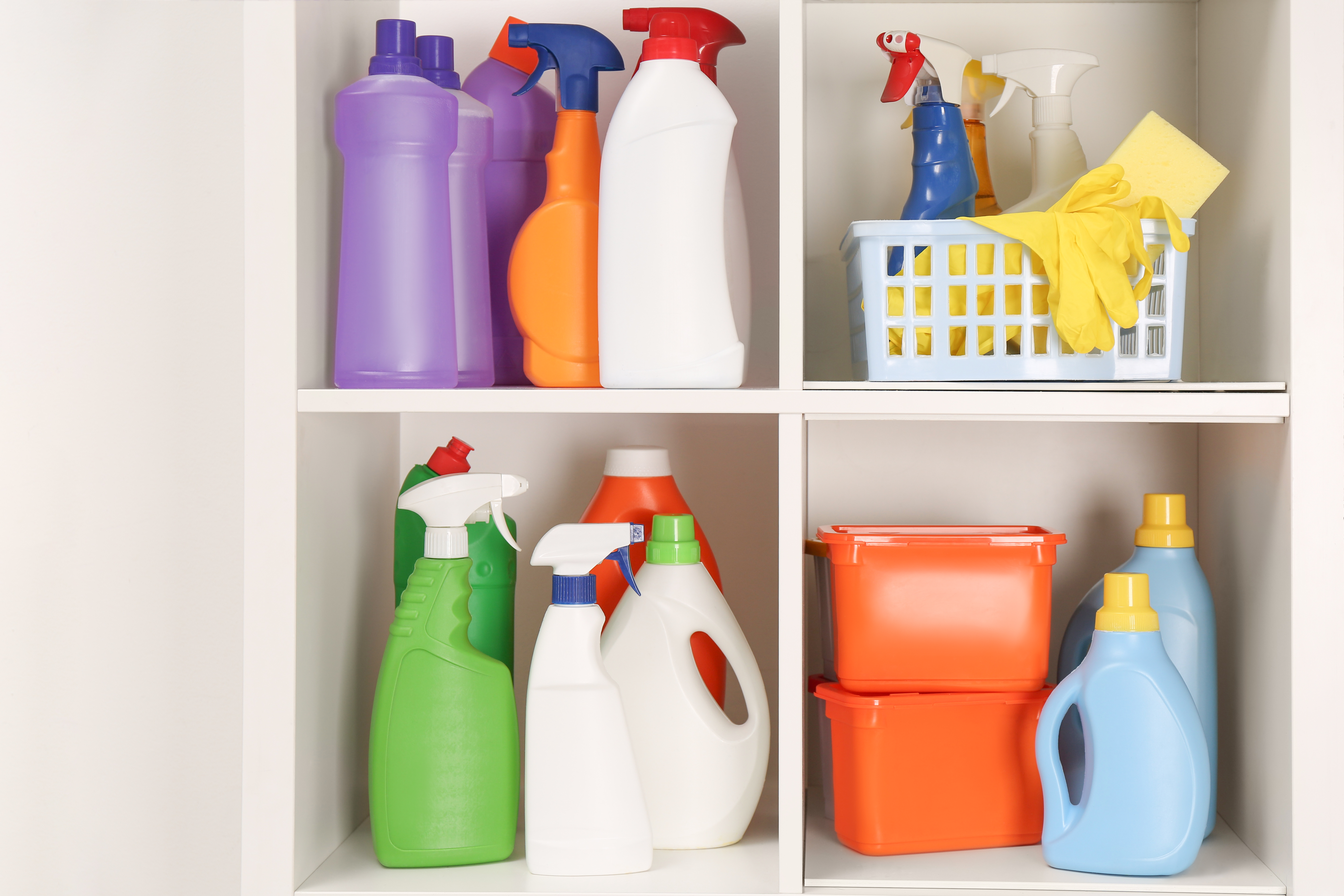 Bleach and Vinegar: Effective Cleaning Tools That Turn Lethal Together
