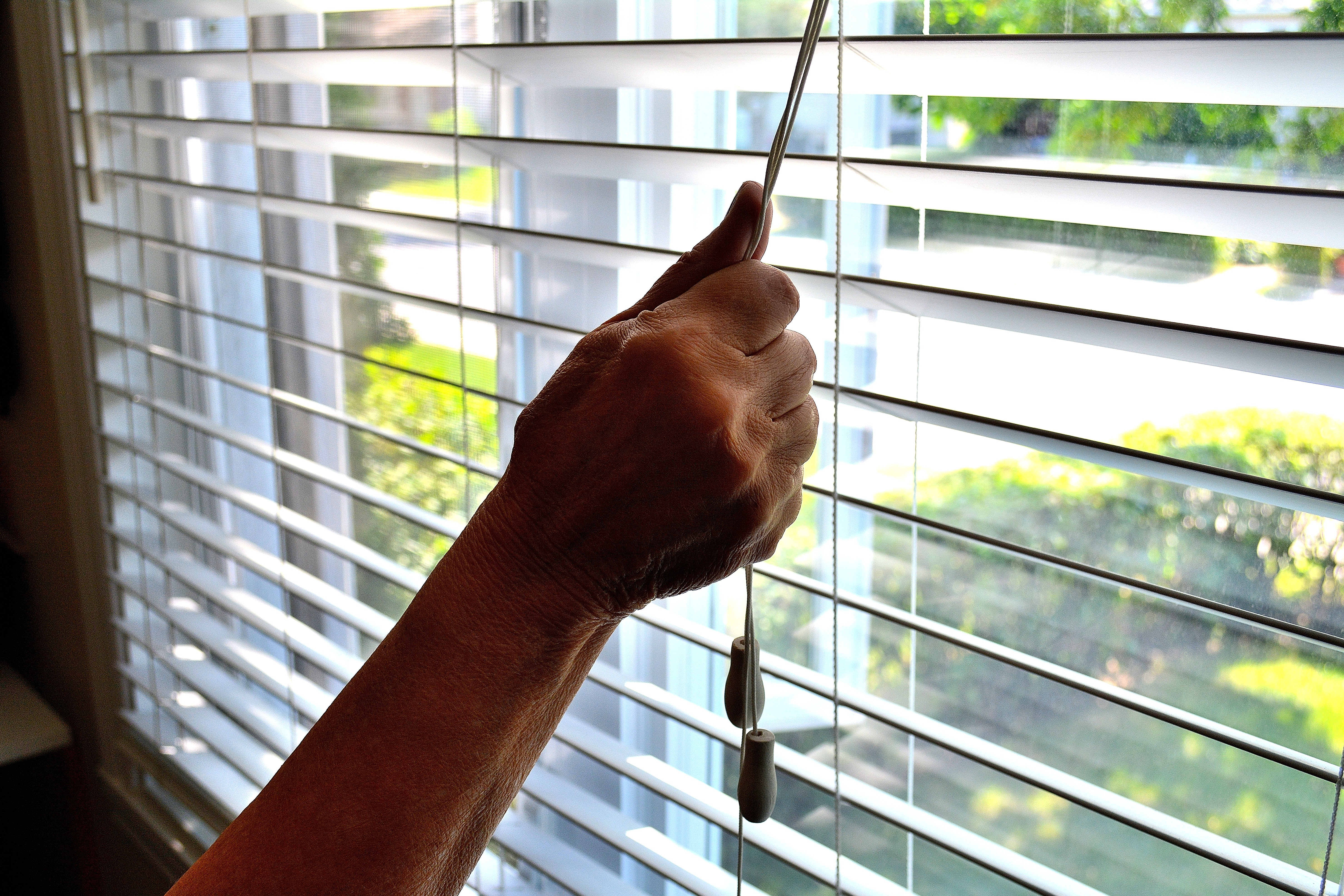 How to Restring a Mini Blind 