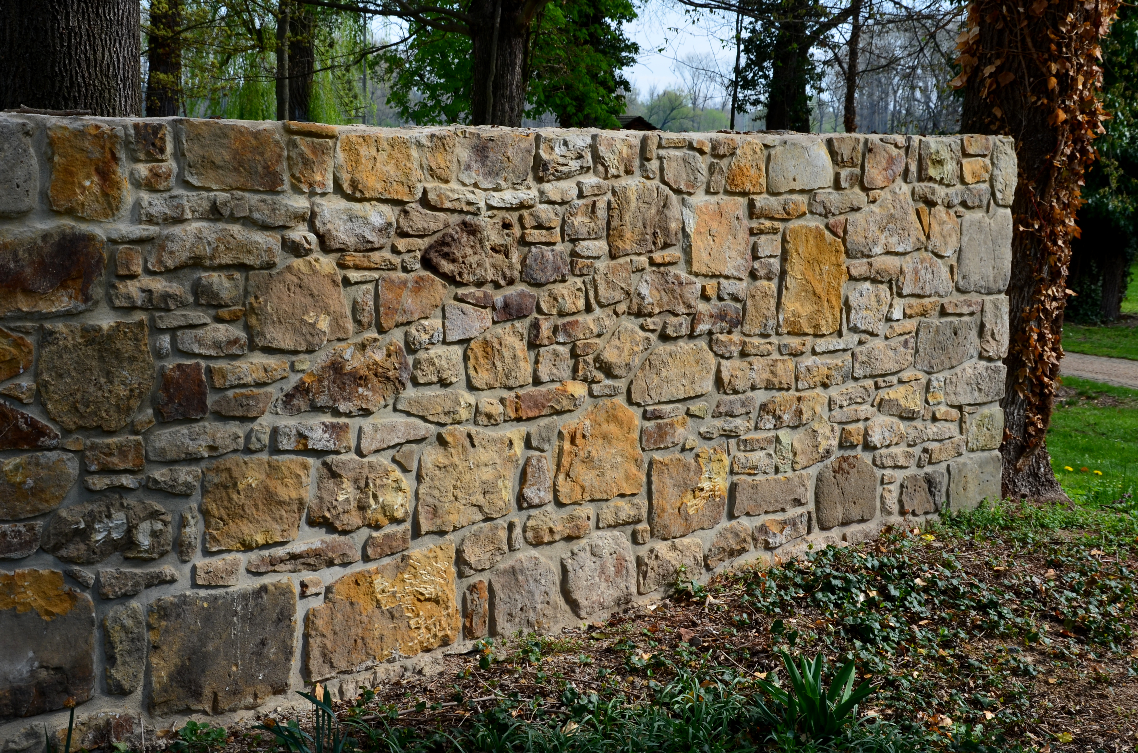 What Type of Mortar Do You Use for a Stacked Rock Wall?