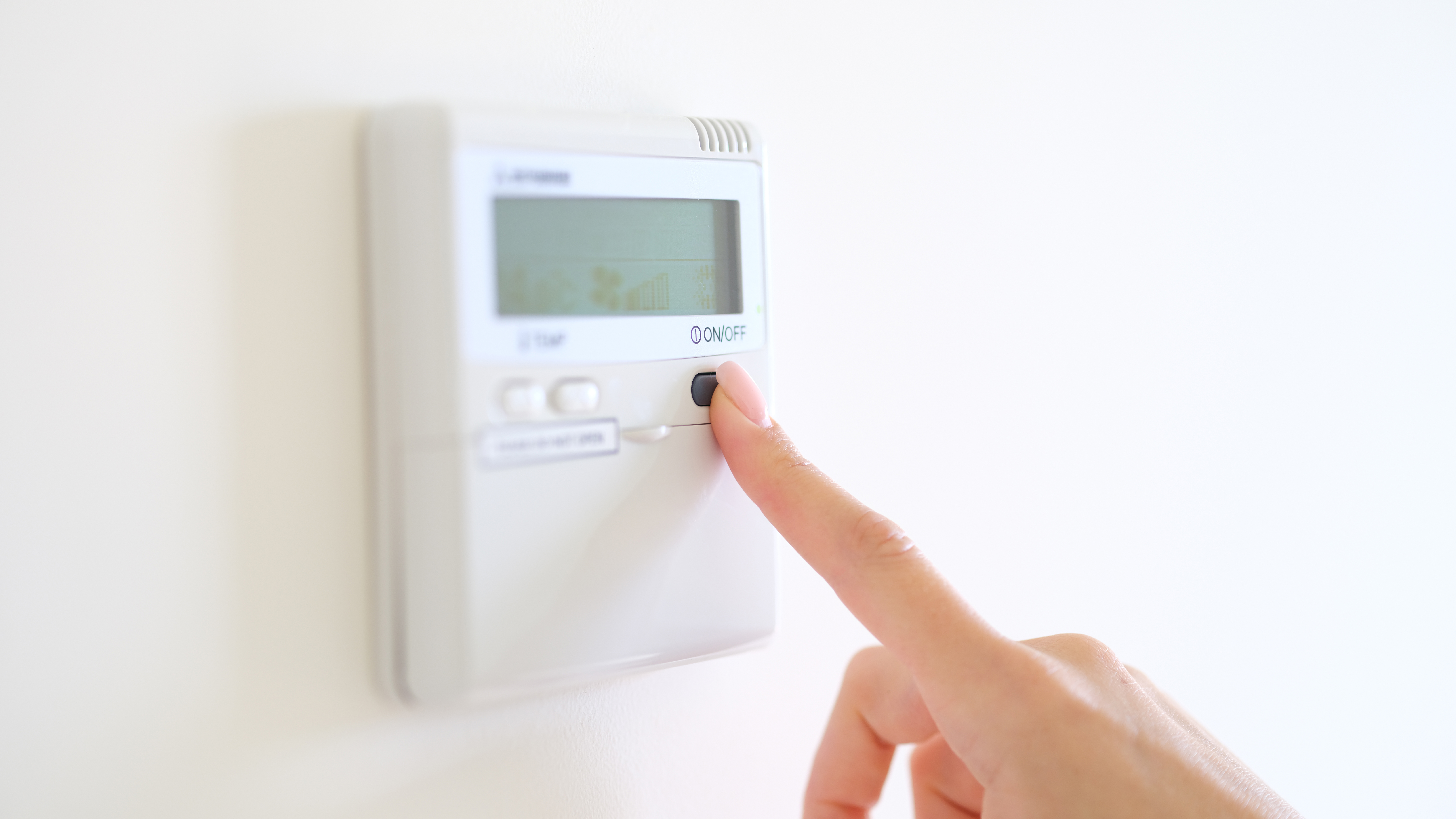 4 Ways to Set a Thermostat - wikiHow