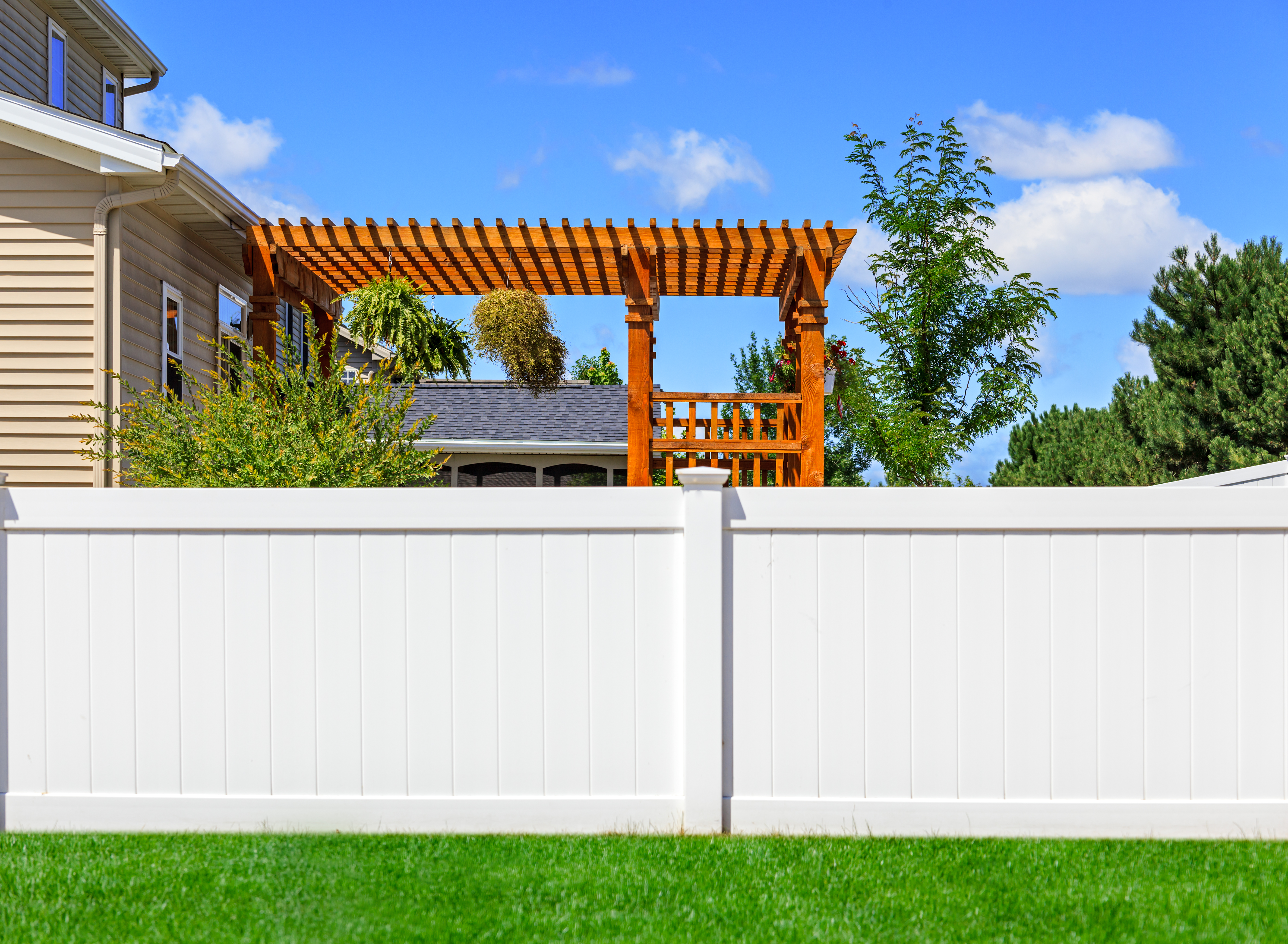 How to Make a Privacy Fence Taller Hunker