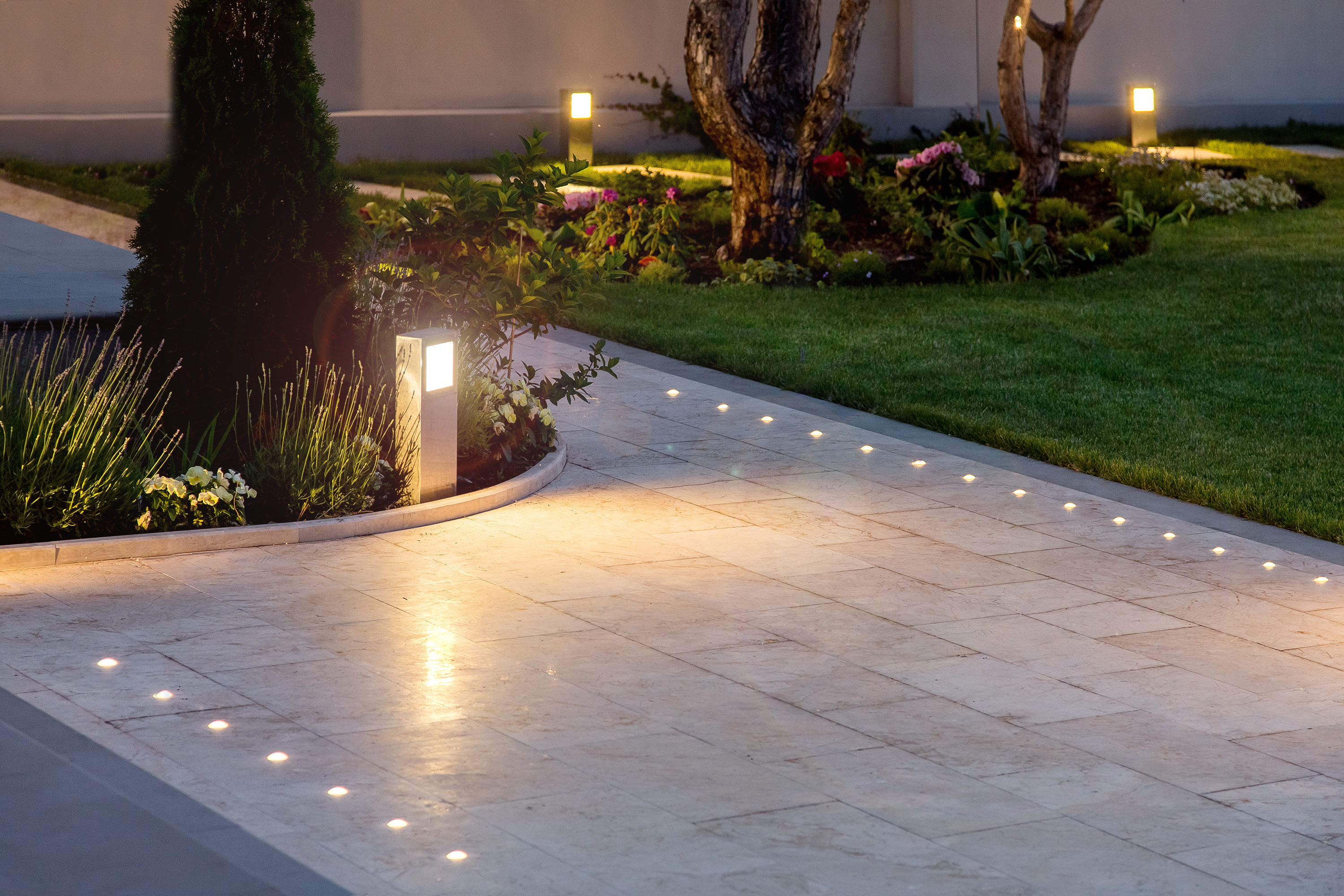 How To Install Low Voltage Outdoor Landscape Lighting • The Garden