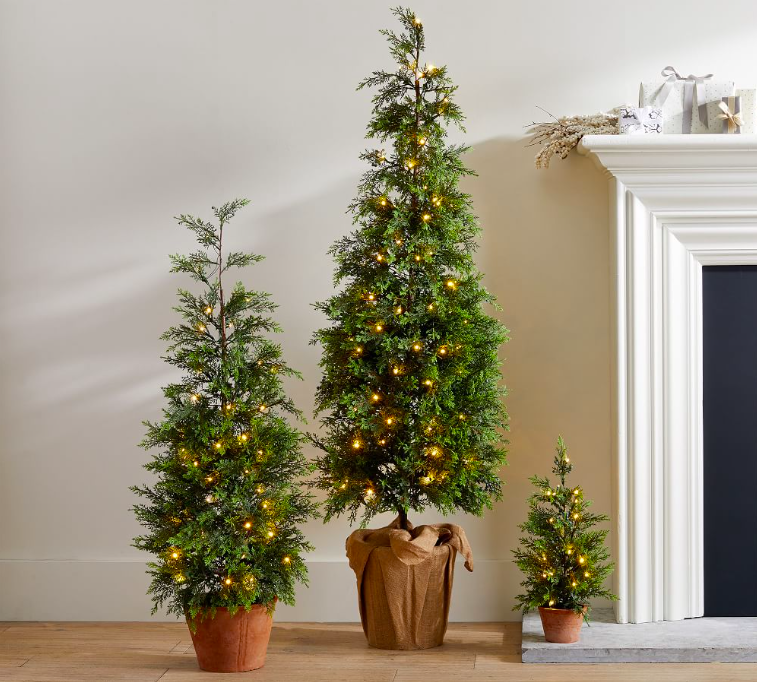 13 Unique Christmas Tree Alternatives for 2022