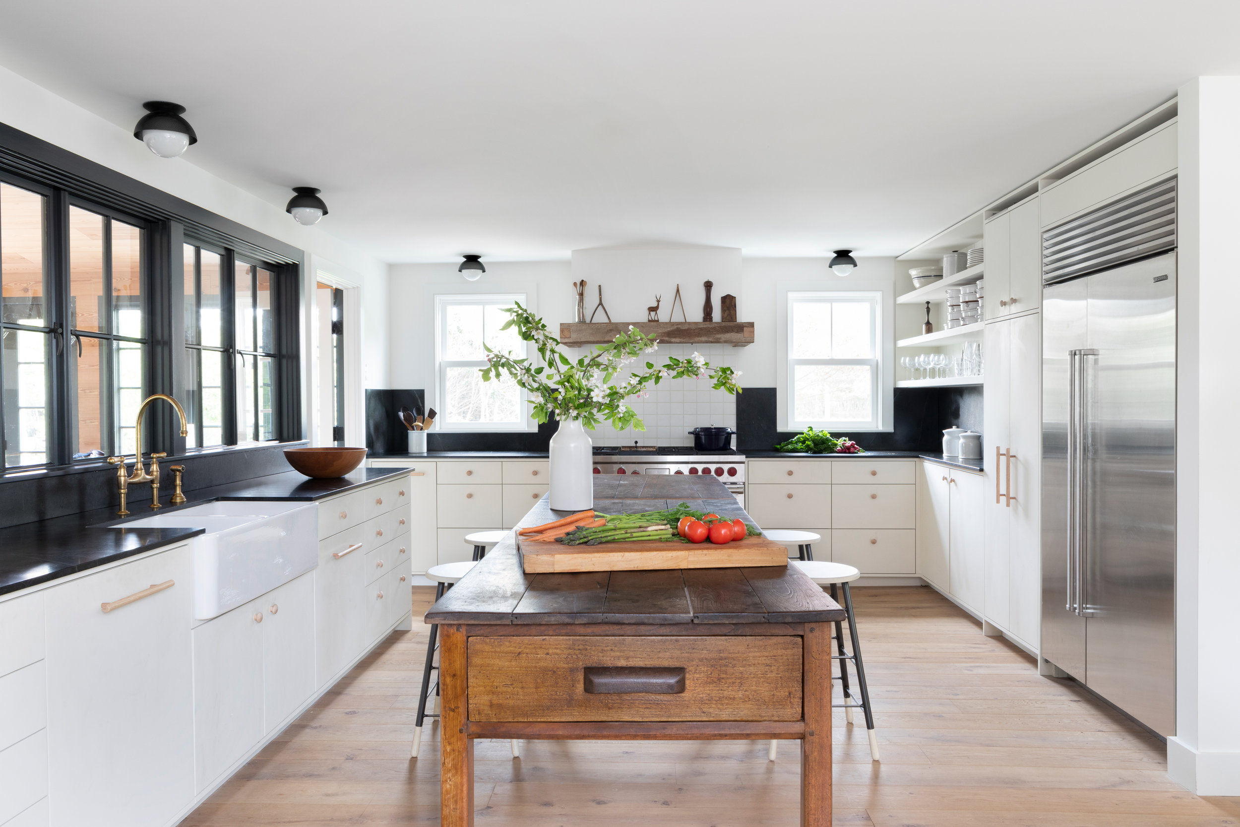 25 Black-and-White Kitchen Ideas to Take Your Cook Space Up a