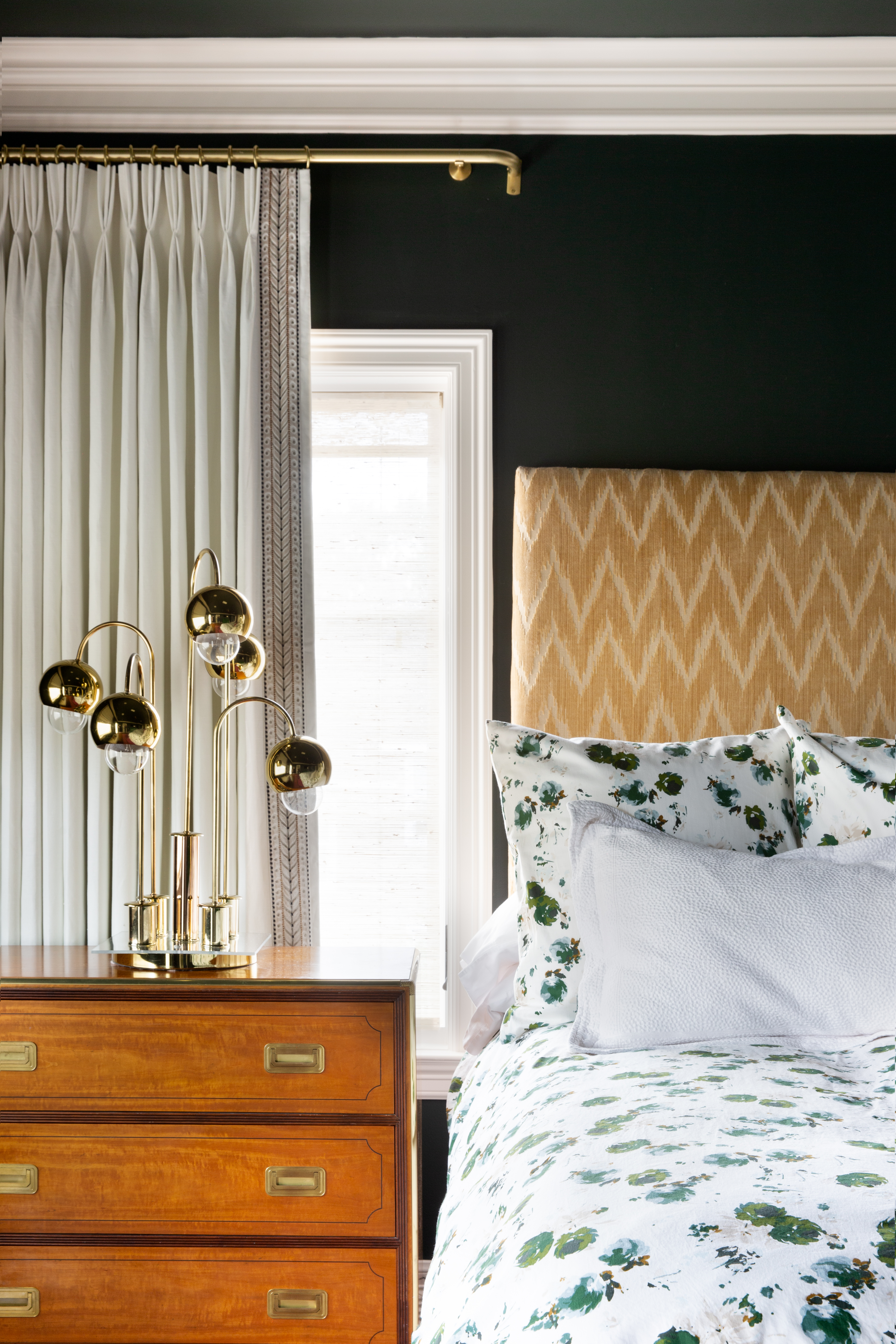 11 Stunning Colors That Go With Gold and Black