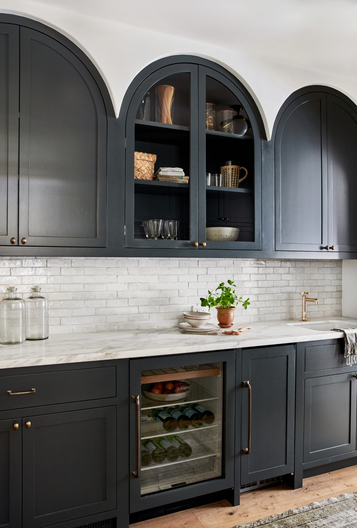 25 Black-and-White Kitchen Ideas to Take Your Cook Space Up a