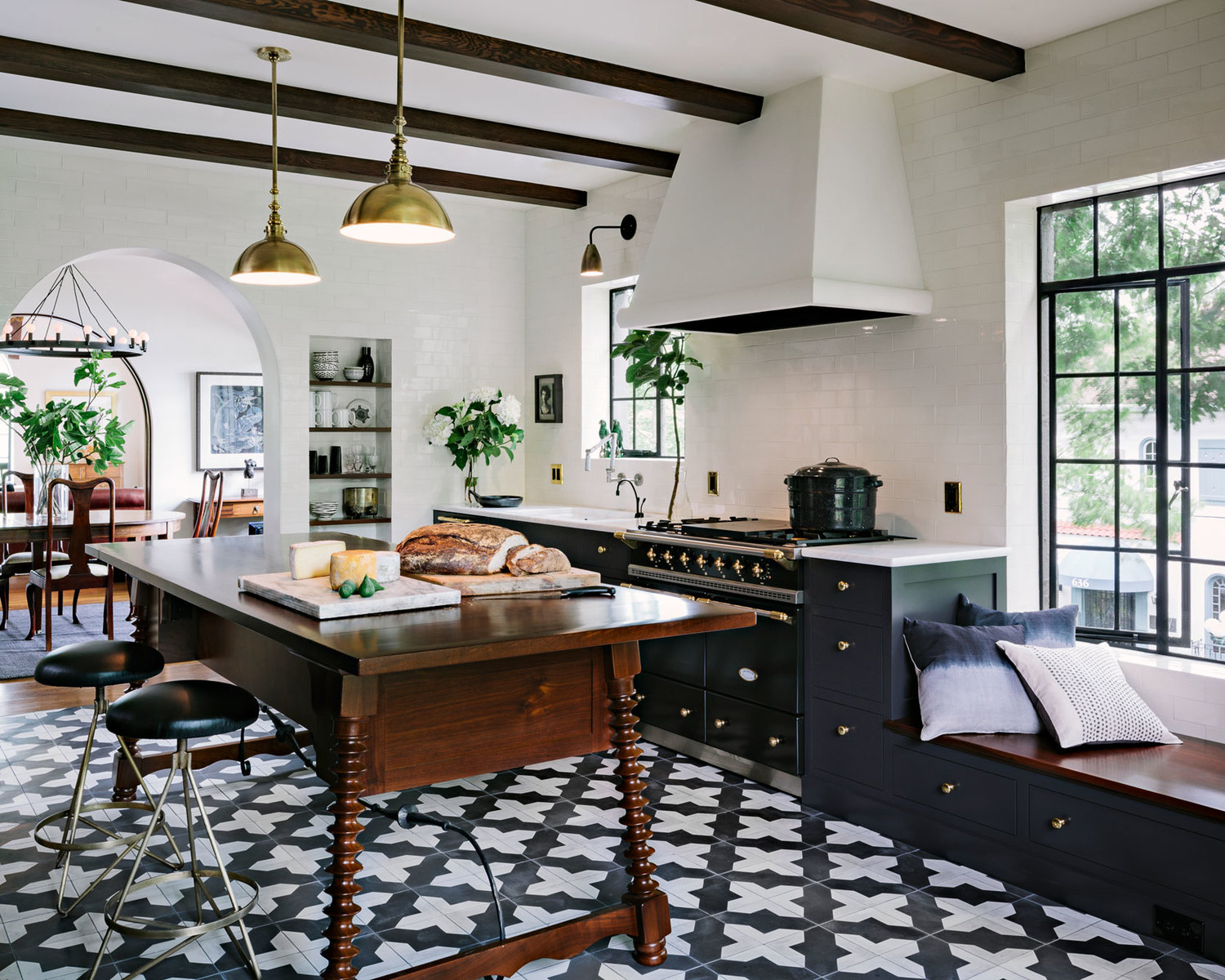 20 Black And White Kitchen Floor Ideas