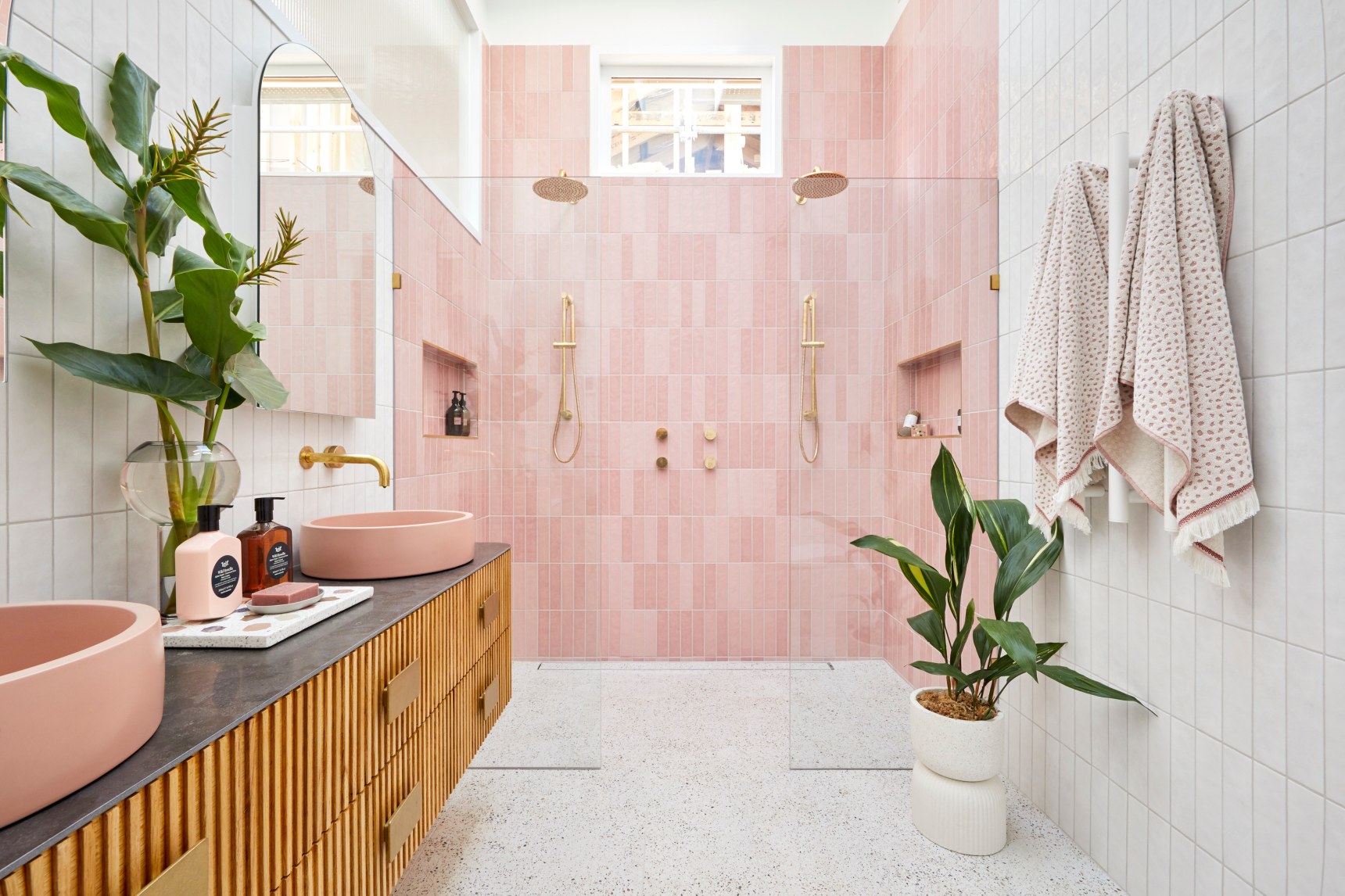 21 Small Walk-in Shower Tile Ideas You Need to Try