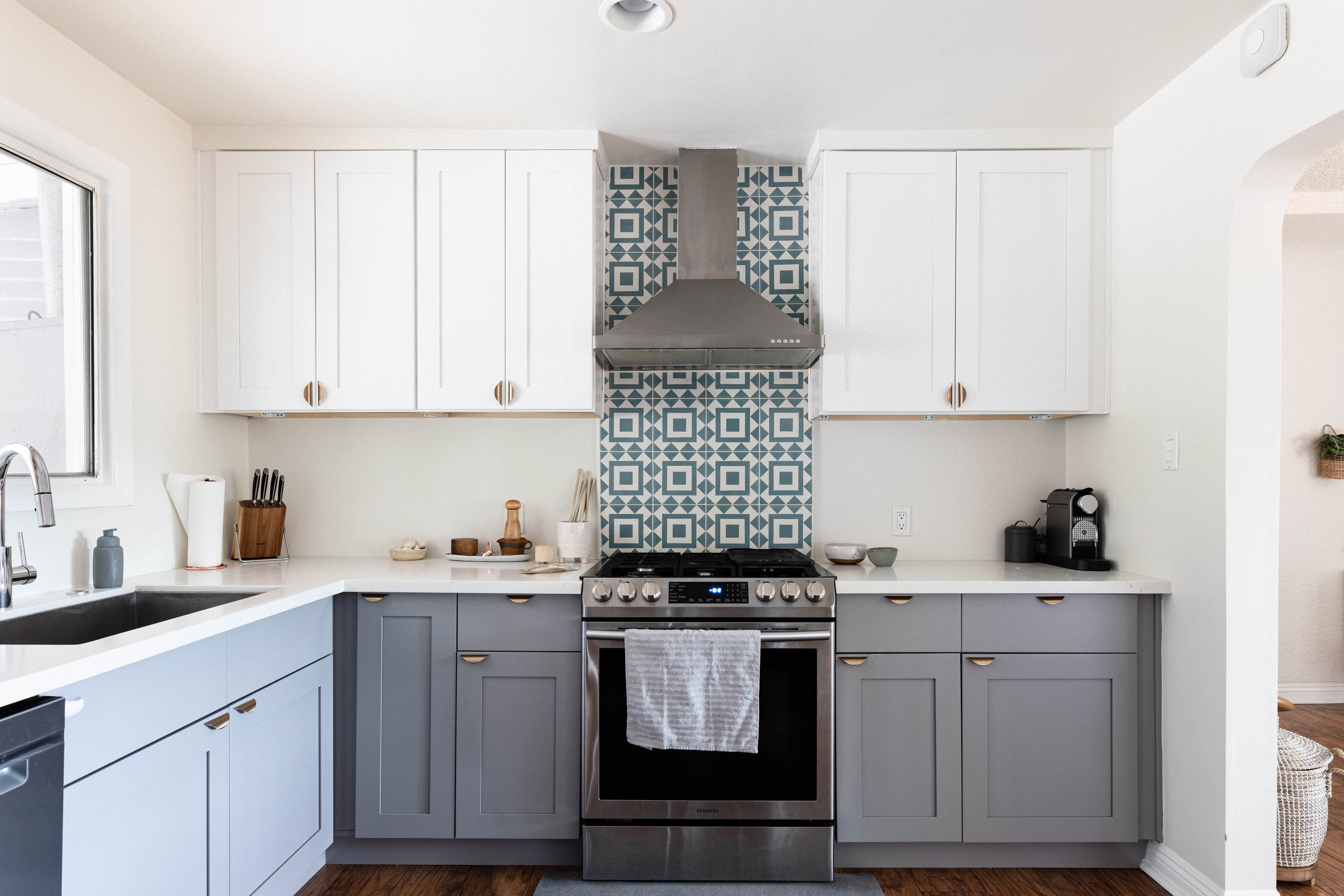 15 Paint Colors That Go With White Kitchen Cabinets Hunker