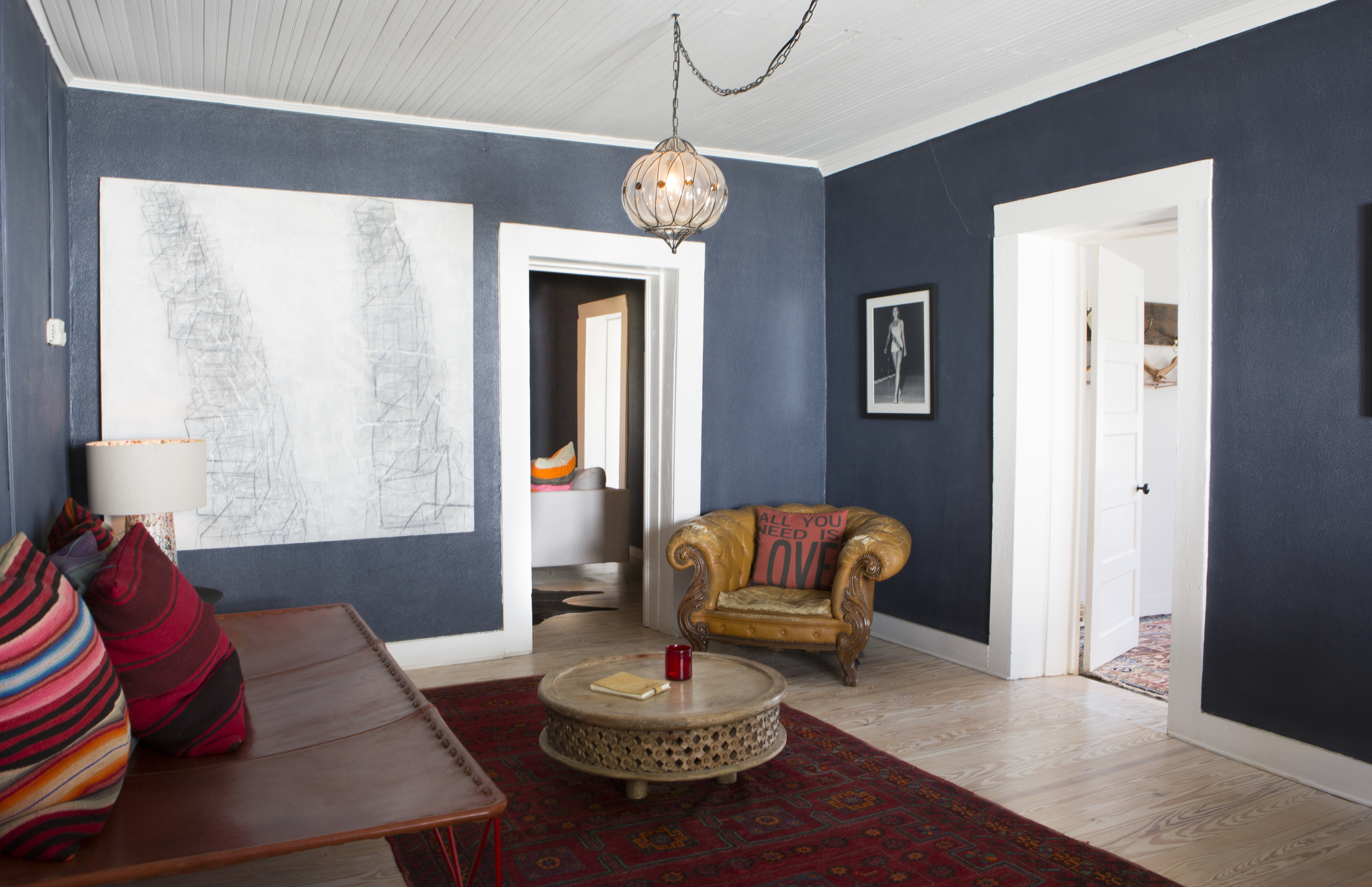 25 Stunning Blue Velvet Sofa Living Room Ideas  Blue and white living  room, Blue couch living, Blue living room