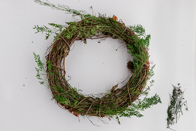 DIY Evergreen Wreath for Those of Us Who Can't Make Stuff — The Lazy Genius  Collective