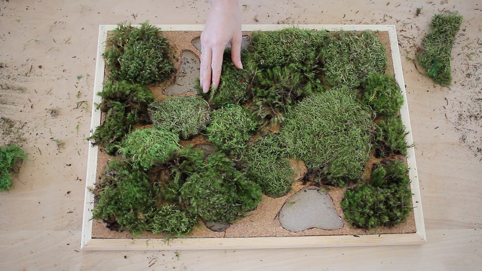 This Moss Shower Mat Lets You Dry Your Feet On Natural Living Moss When  Exiting The Shower