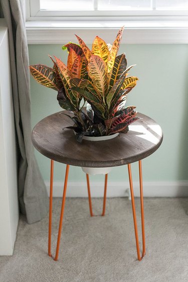 DIY Modern Planter/Side Table Tutorial