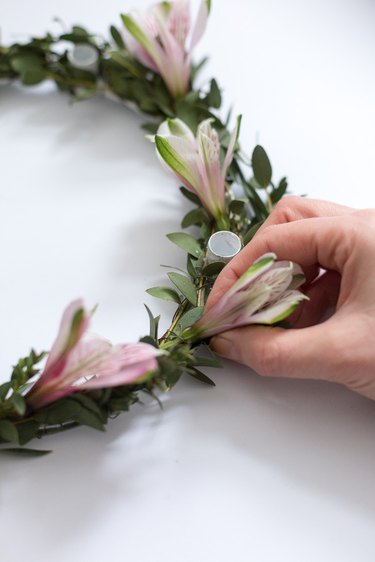 Candle Display Using Real Flowers DIY