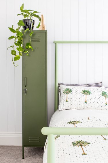 Listen Up, Under-20 Girls: These Teen Bedroom Ideas Will Make Yours the Coolest on the Block