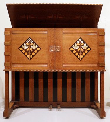 photograph of Manxman Pianoforte designed by Mackay Hugh Baillie Scott