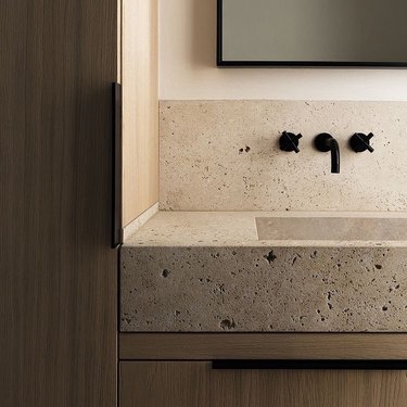 modern travertine bathroom