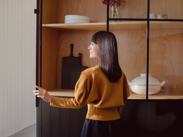 marie kondo near shelf