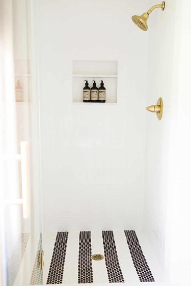 Striped floor in the shower