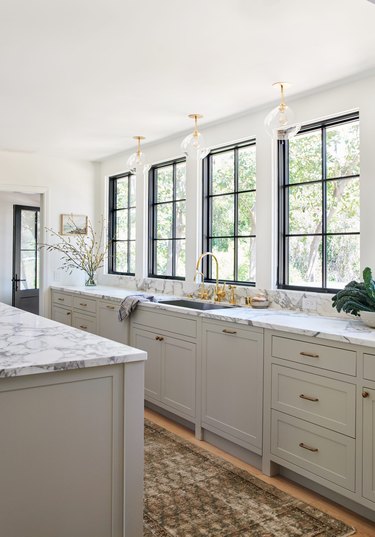 paint color idea for gray kitchen with marble countertop
