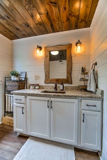 Granite Bathroom Backsplash