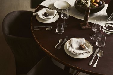 winter dining room table setting