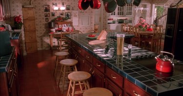 christmas-colored kitchen, still image from home alone set
