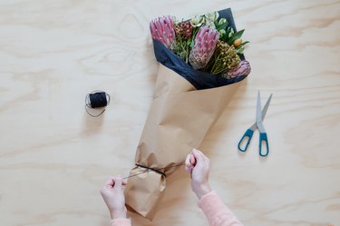 How to Wrap a Flower Bouquet