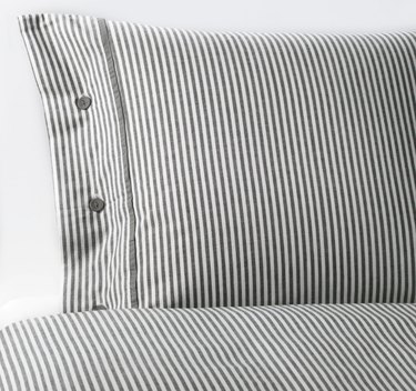 Nyponros Duvet Cover and Pillowcases, $29.99