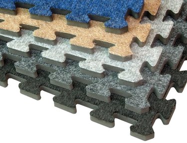 interlocking carpet tiles