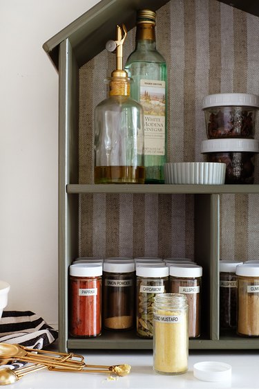 DIY Spice Rack