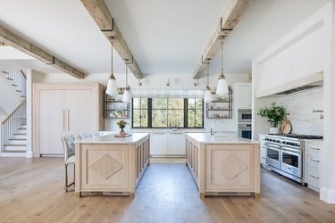 5 Laminates for a Unique Farmhouse Kitchen