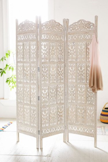 room divider idea for the living room with white partition