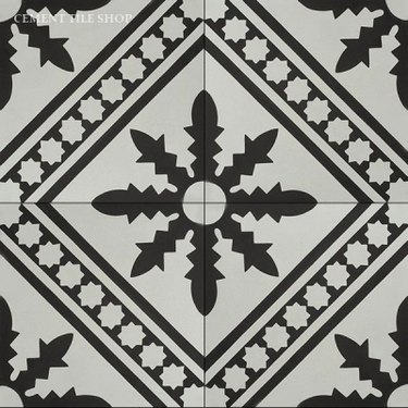 Black-and-white organic tile