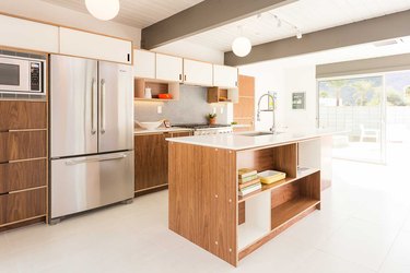 Palm Springs midcentury kitchen with white kitchen floor tiles