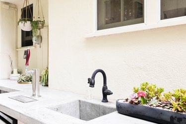outdoor single-handle kitchen faucet